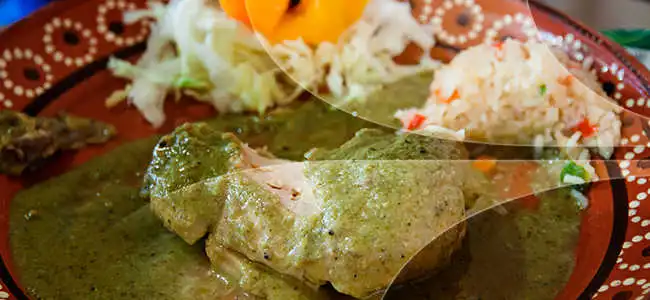  COMIDA TIPICA EN CUERNAVACA MOLE VERDE