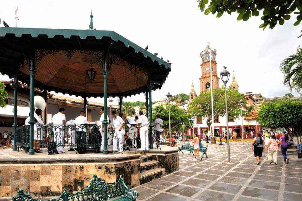 Boletos de Autobús a Puerto Vallarta Museo de Armas